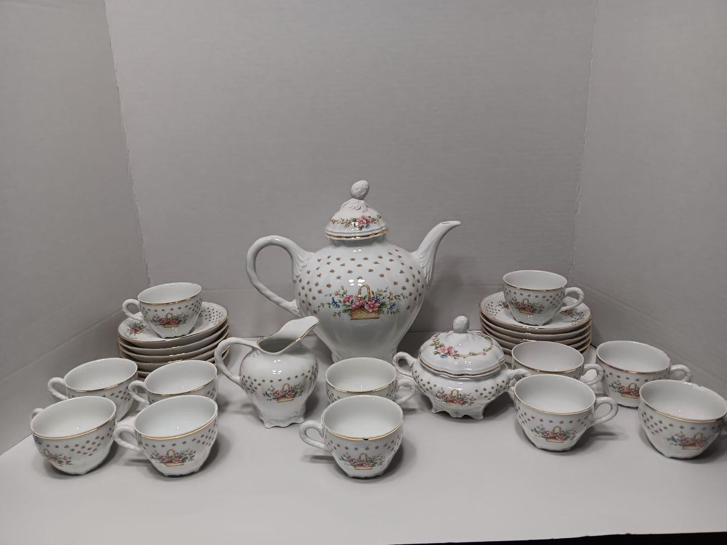 Vintage 27 Piece 12 Place Setting Bidasoa Spain Porcelain Tea Set